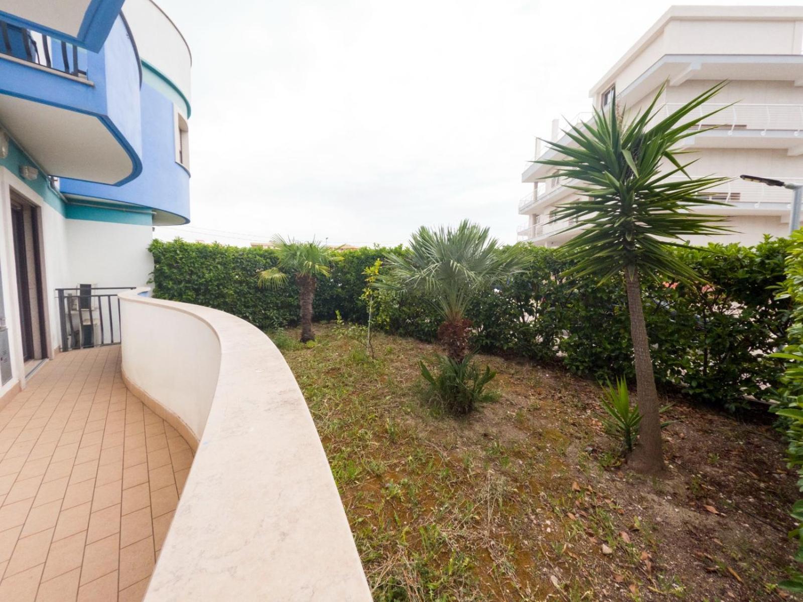 Residence Calle Del Porto มันเฟรโดเนีย ภายนอก รูปภาพ
